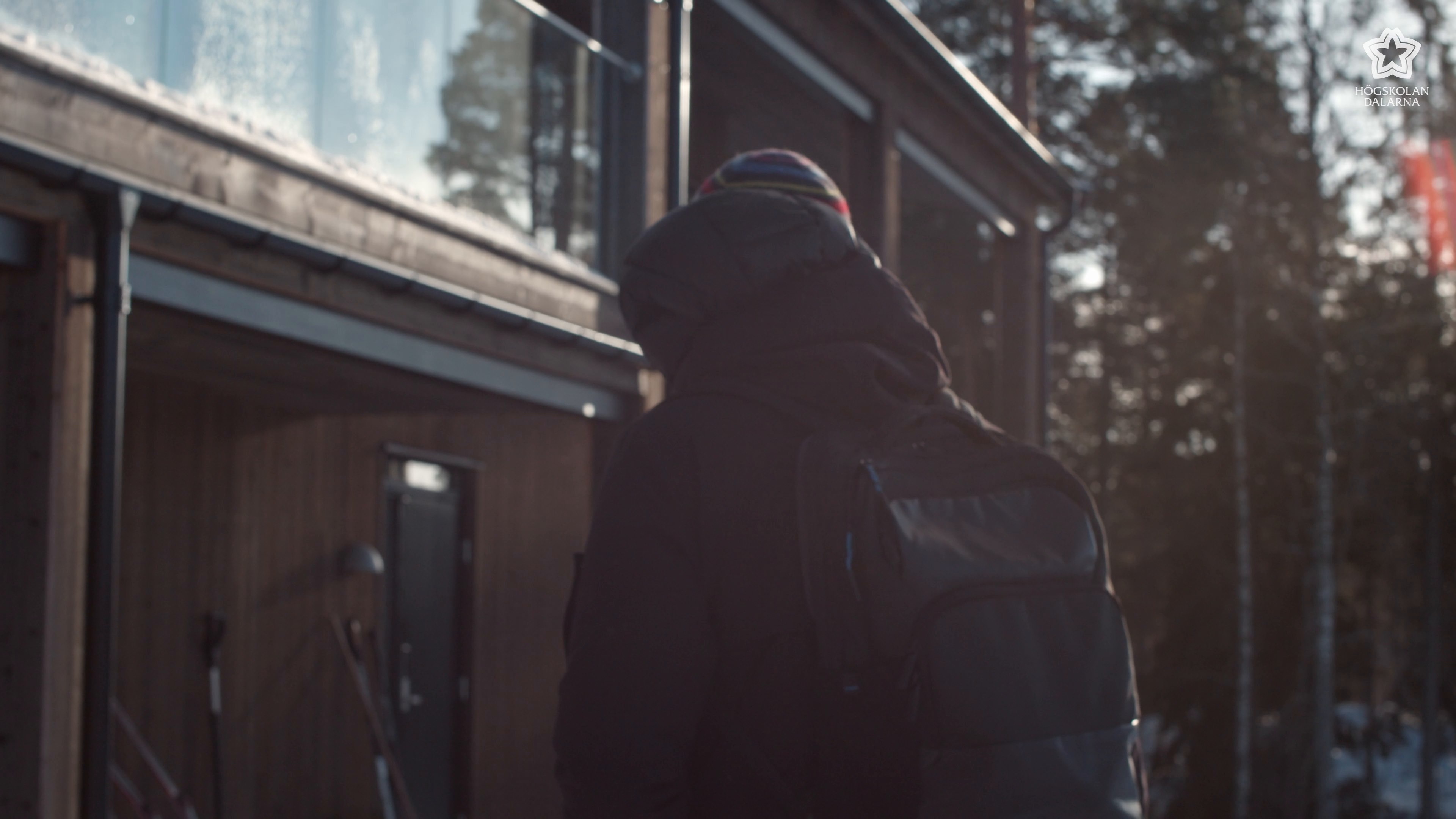 Filmen beskriver närheten mellan forskning och utbildning vid Högskolan Dalarna.