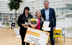 Pernilla Bergkvist, Tunabyggen, och Ulf Rydell, SBB Norden, representerade företagen bakom Borlänge-Faluföretagens högskolestipendium och delade ut stipendiet till årets stipendiat Matilda Hjort. 